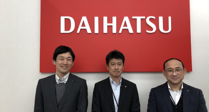 兵庫ダイハツ販売株式会社 取締役 芝本様、総務室室長 北浪様、総務室課長 油本様